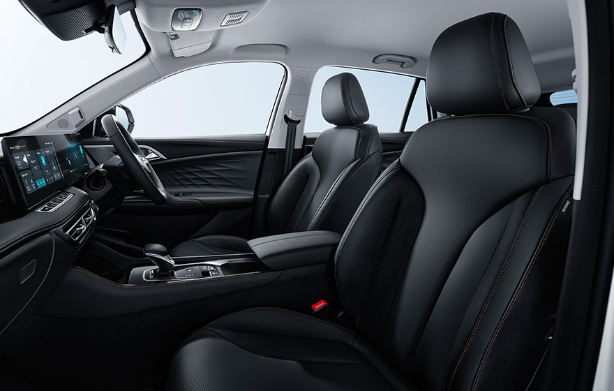 Zero-gravity Comfort Seats<br/>Ergonomically designed with soft and thick seat fillers, fitting the waist and back for optimal support. The driver&rsquo;s seat supports multi-directional adjustment, avoiding fatigue on long drives and balancing sporty wrapping and family comfort.