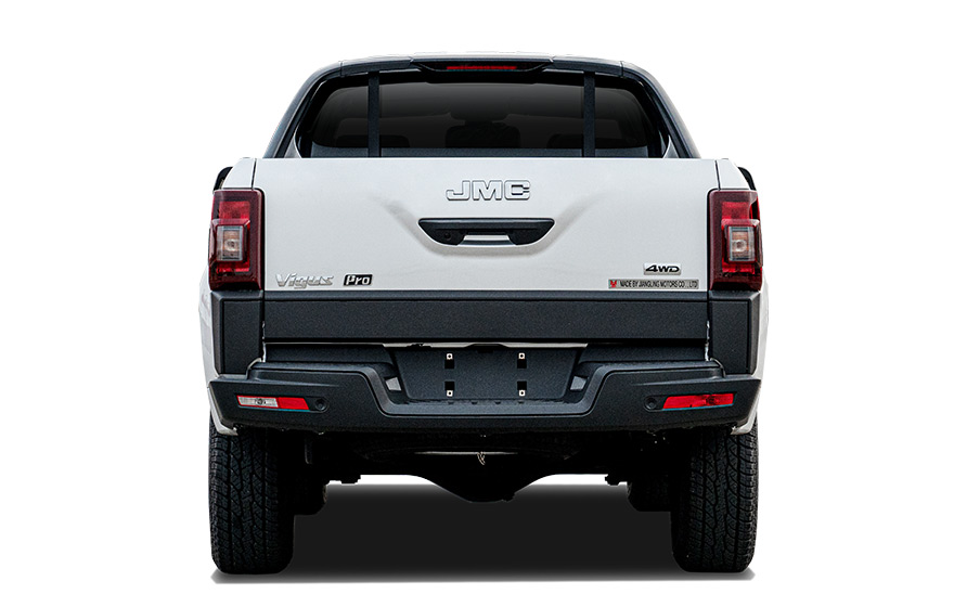 Angular Rugged Tail Design<br/>Square and atmospheric tail design with sharp angular lines, paired with a practical cargo box, balancing appearance and loading capacity.