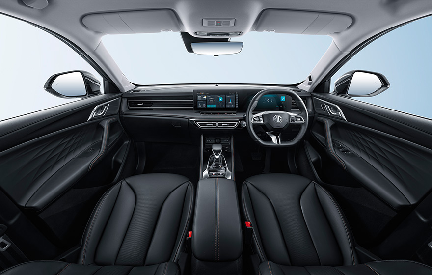 High-Quality and HighPracticality Interior Design<br/>High Quality<br/>Simplified theme, clear focus, and detailed craftsmanship<br/>Symmetrical layout, a wide field of view<br/>Soft materials and chrome trim, rich textures and layers<br/>High Practicality<br/>Retain five physical buttons<br/>Ample storage space for easy item access