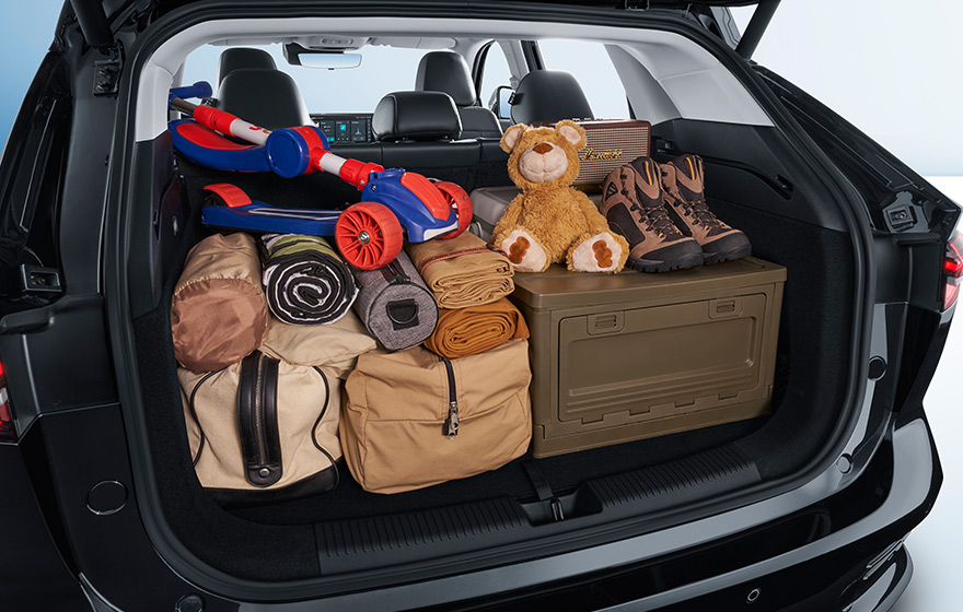 Generous cargo space to pack all your life&rsquo;s journeys&mdash;no compromise, no limits.