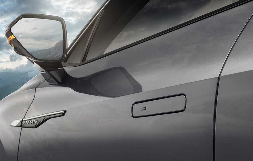 Flush Electric Door Handles<br/>Sleek and smooth design reduces wind resistance, enhancing the vehicle&rsquo;s premium and technological appeal.