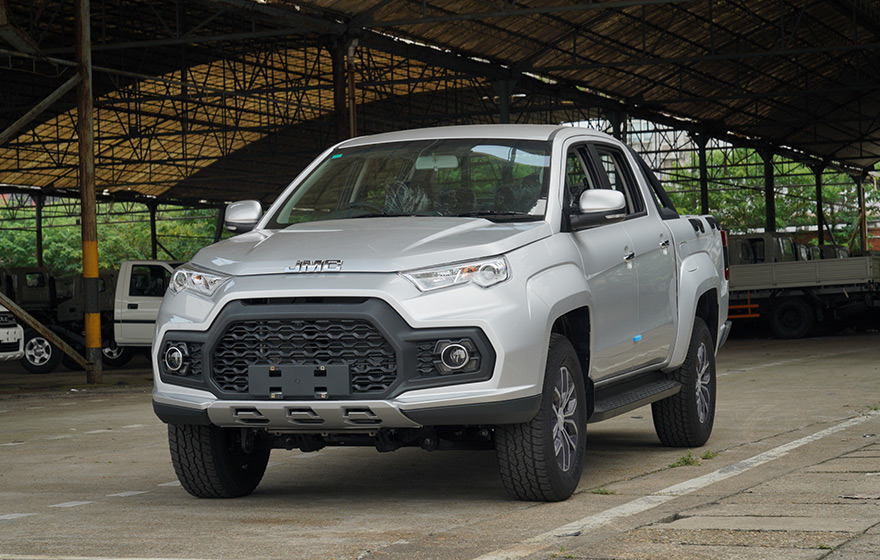 Tough &amp; Smooth Body Lines<br/>Smooth muscular waistline with balanced body proportions, combining aerodynamic performance and tough visual aesthetics.